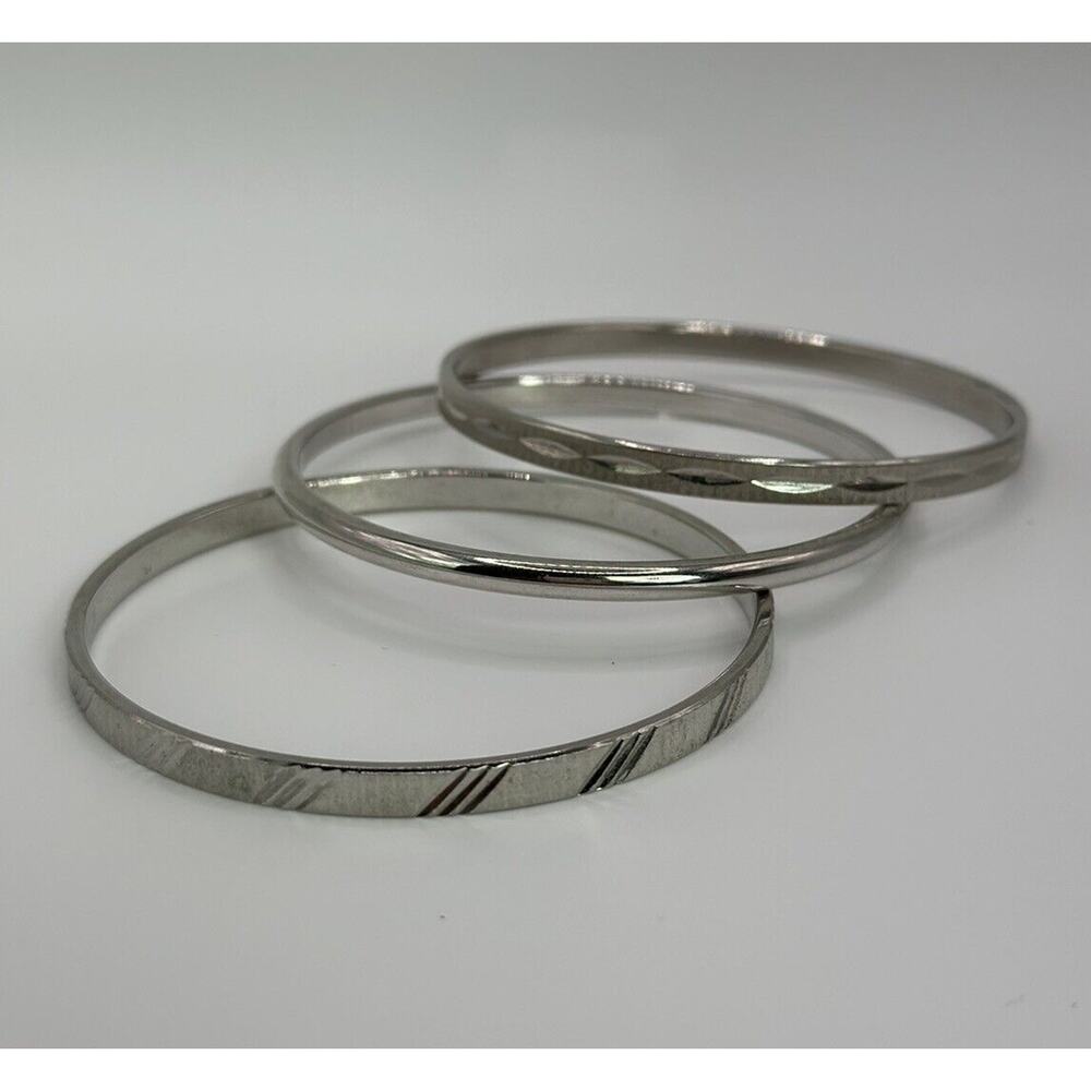Lot Of 3‎ Vintage Signed Monet Silver Tone Bangle Stacking Bracelets